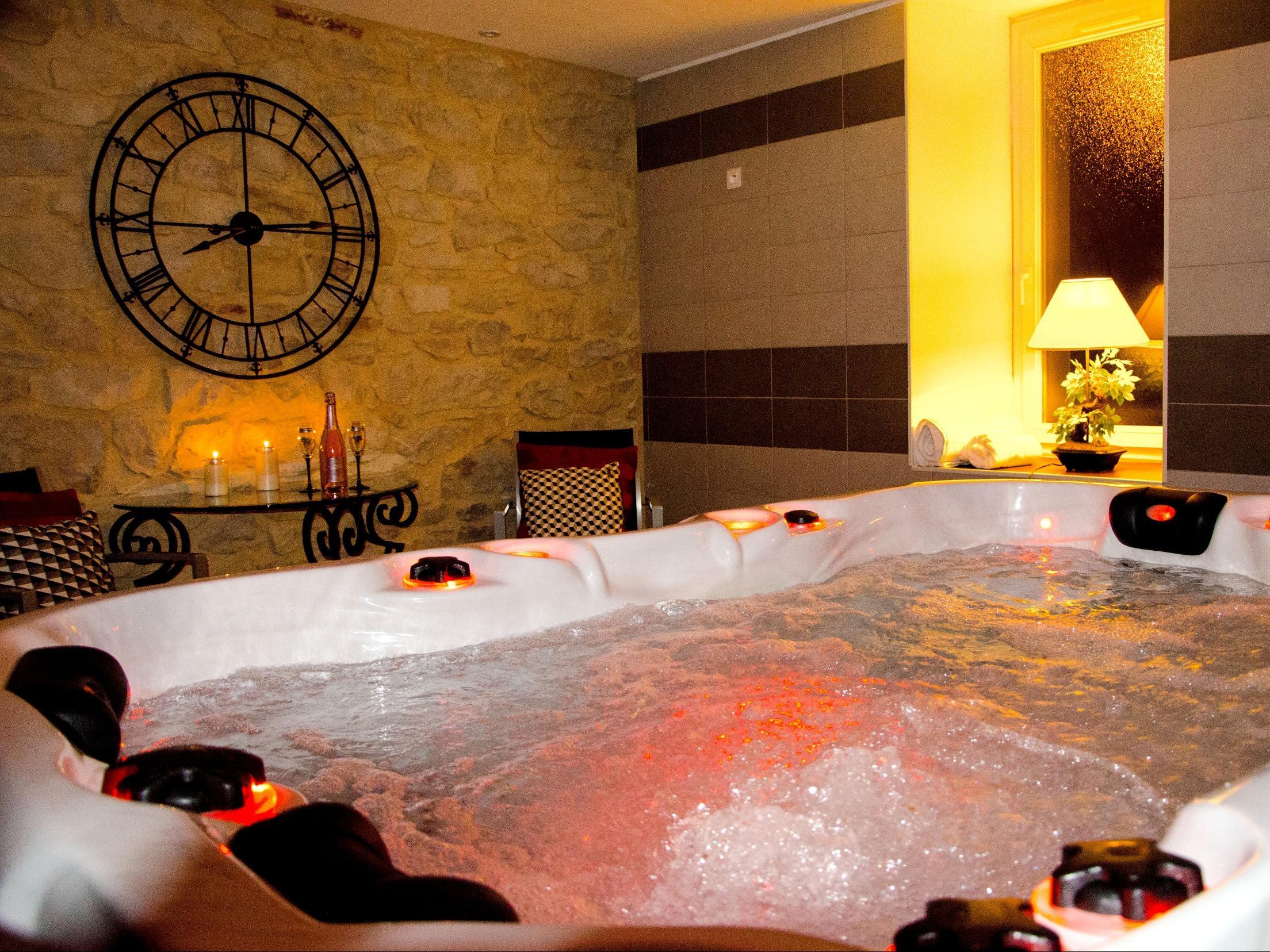 Onet-le-Chateau Logis Hotel Aux Berges De L'Aveyron מראה חיצוני תמונה