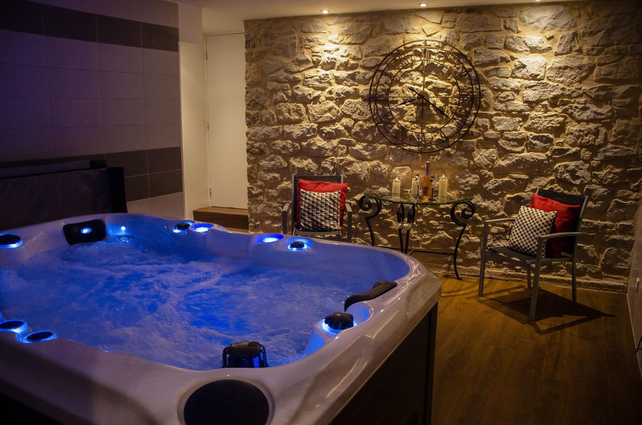 Onet-le-Chateau Logis Hotel Aux Berges De L'Aveyron מראה חיצוני תמונה